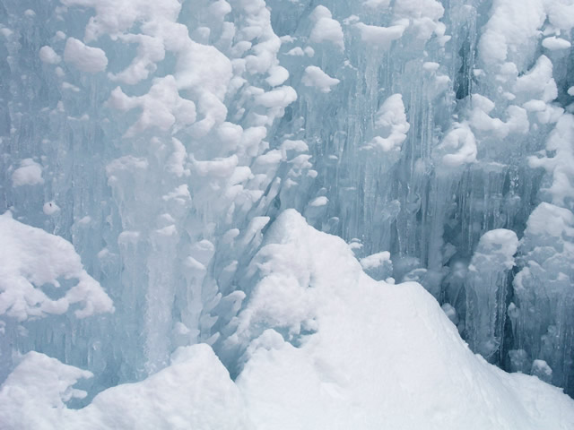 氷の壁 人工氷爆の写真素材