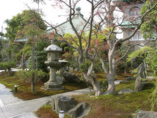 寺と日本庭園のフリー写真素材 無料画像