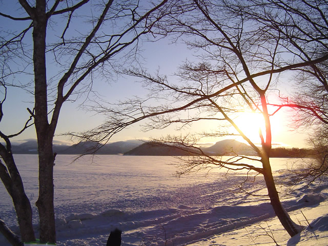 屈斜路湖の日の出のフリー写真素材・無料画像