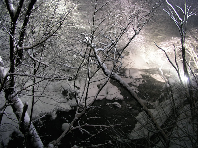 雪の湯西川 夜景
