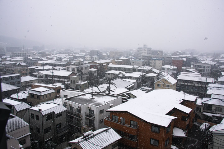 街に雪が降る 街に雪が降る