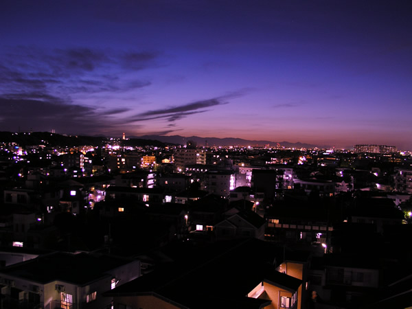夕暮れの街並 住宅街のフリー写真素材