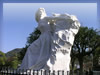 平和公園の女と白鳩像（長崎）