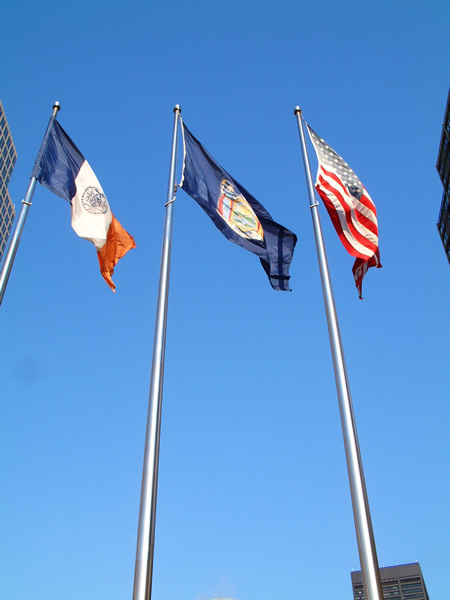 ニューヨーク金融街　３枚の旗