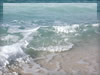  波（瀬底ビーチ）のフリー写真