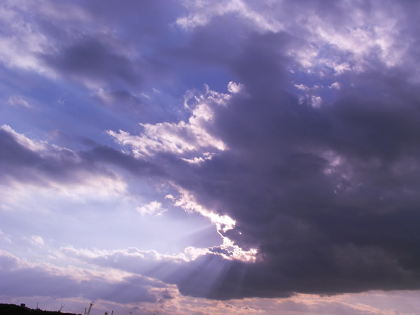 雨上がりの空のフリー写真素材 無料画像