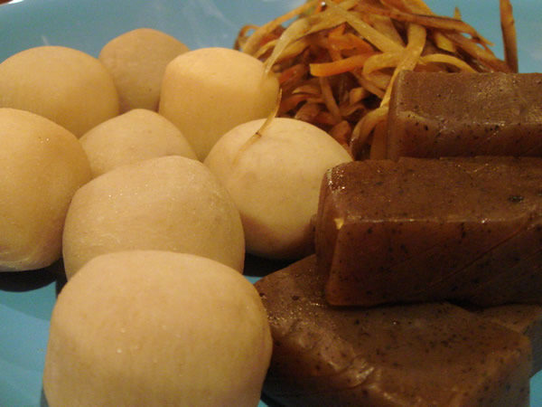 里芋と蒟蒻と金平のフリー写真素材　無料画像