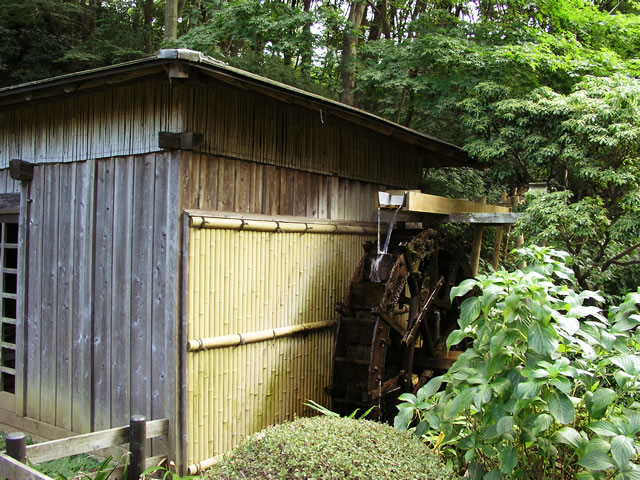 薬師池の水車小屋